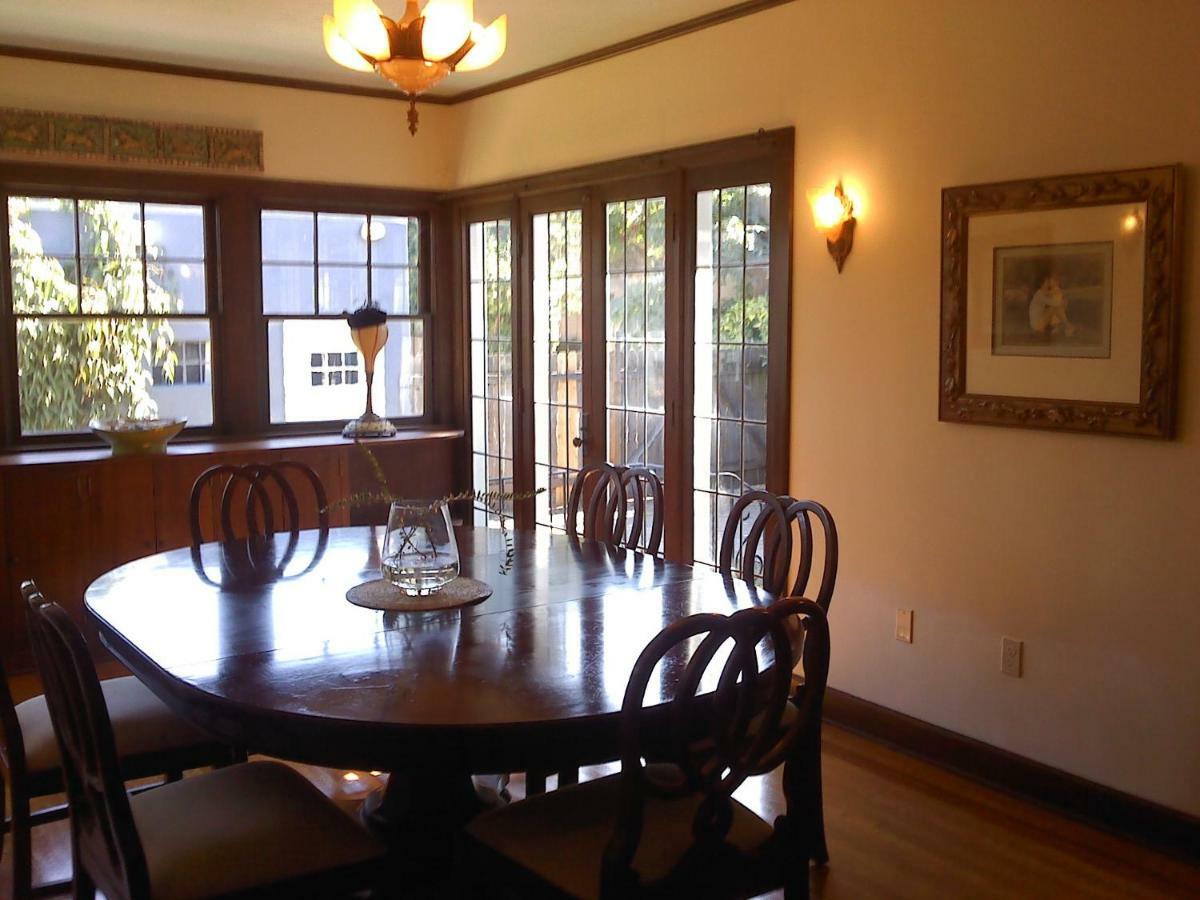 The Doctor's House Bed & Breakfast 2*